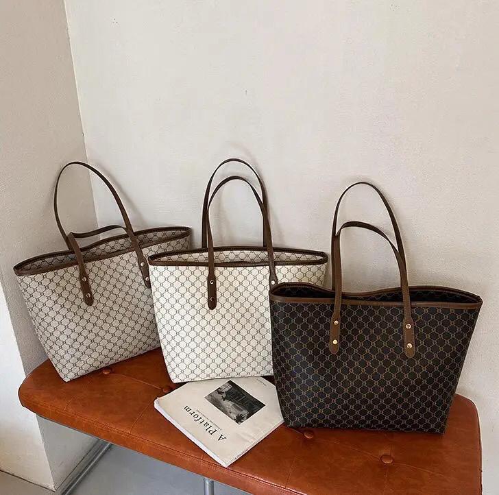 Elegant Printed Textured Tote Bags for Women