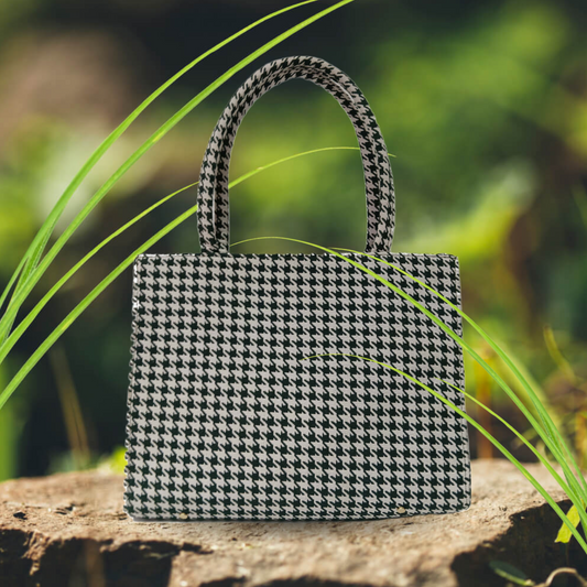 Tote Bag in White Jacquard fabric with Houndstooth Pattern in Bottle Green with zip closure