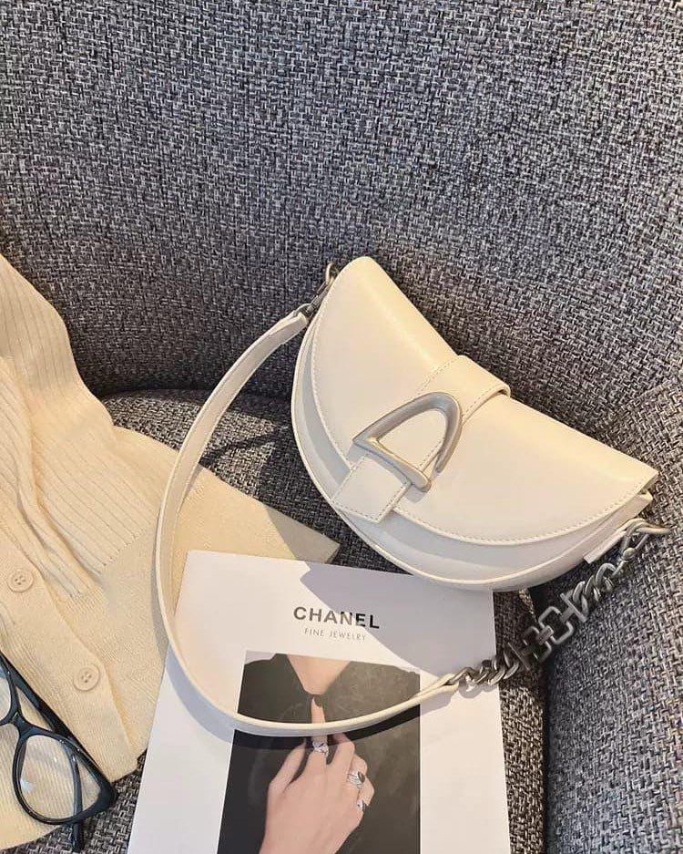 White Shoulderbag