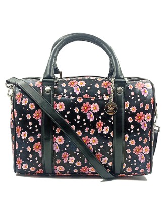 Duffle bag in black color for women's